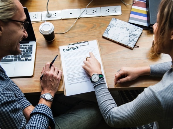 Adult cheerful clipboard 1089549 1